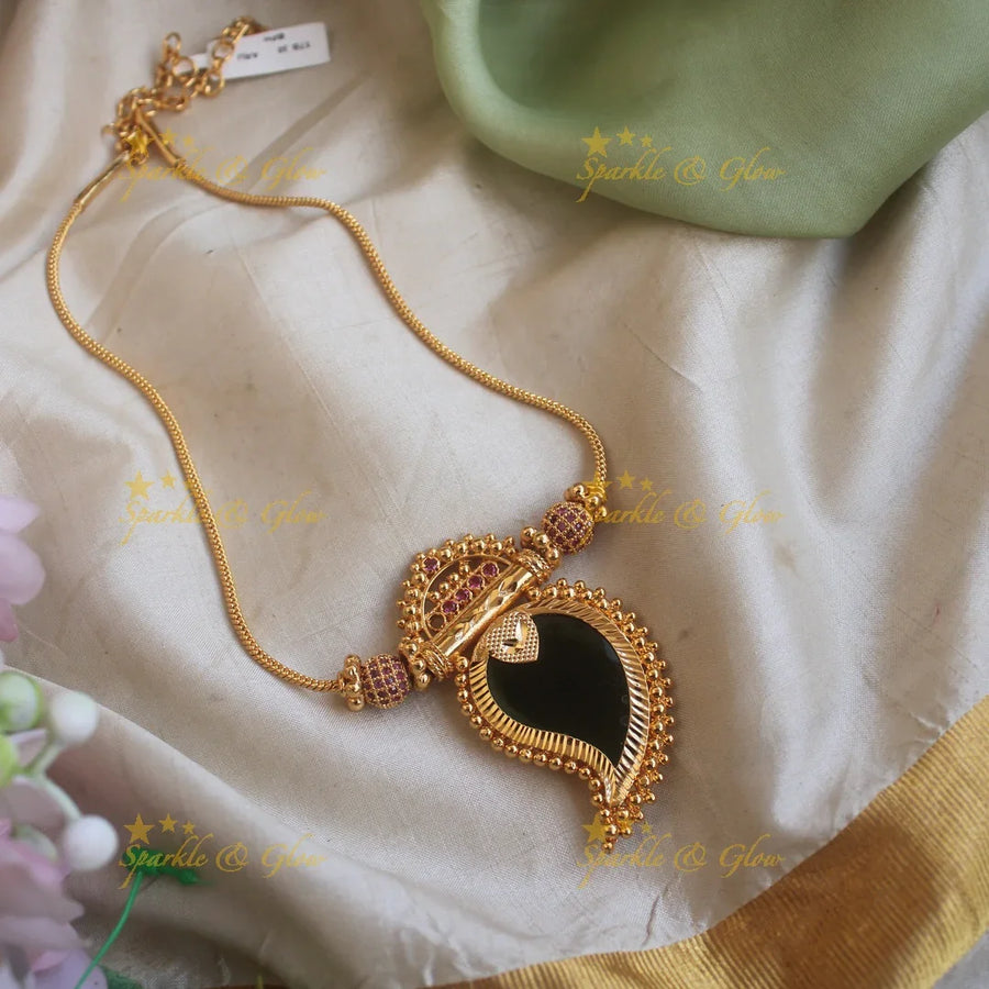 Elegant Emerald Mango pendant necklace - Sparkle and Glow