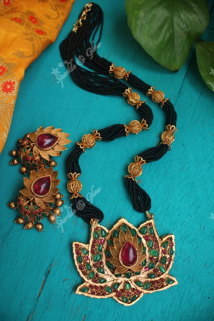 Kemp stones unique and statement lotus black beads pendent chain - Sparkle and Glow