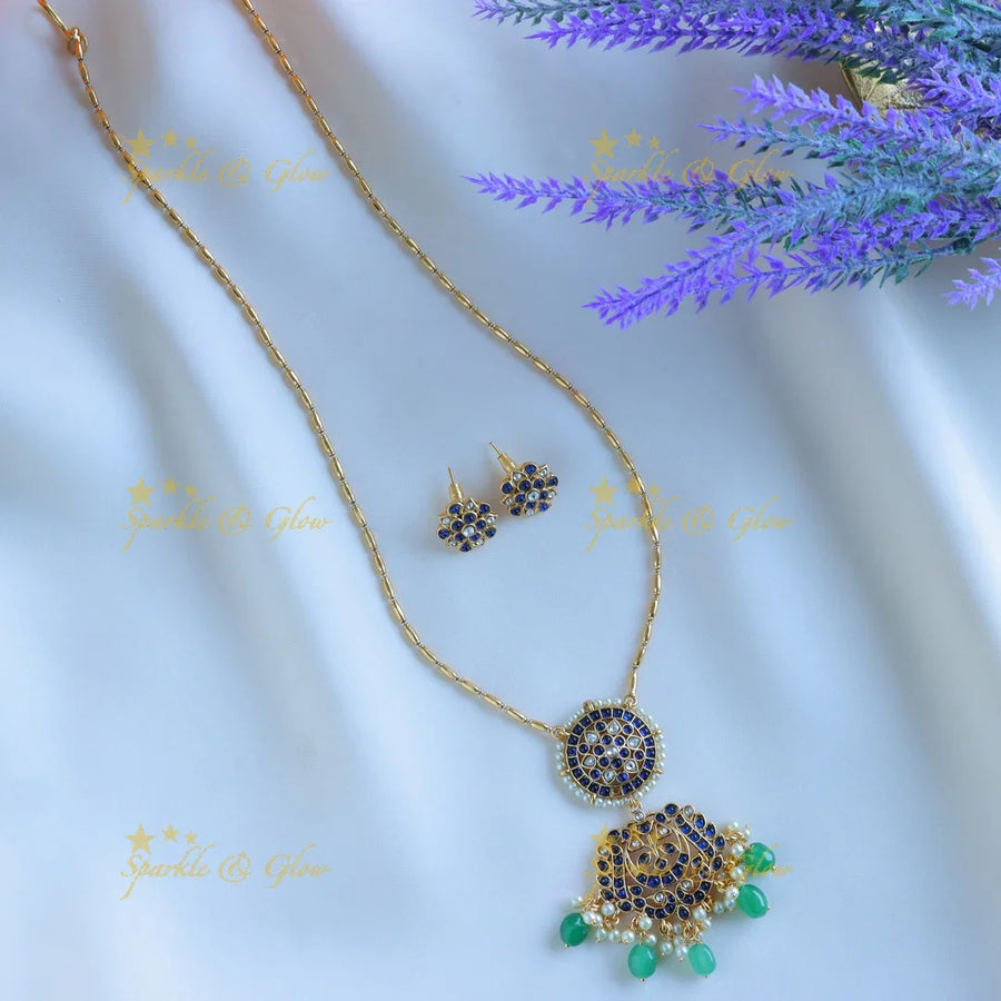Elegant Kemp Half moon Floral Antique pendant chain - Sparkle and Glow