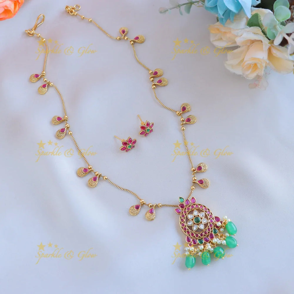 Beautiful Kemp Floral Leaf design pendant chain with green beads-Ruby - Sparkle and Glow