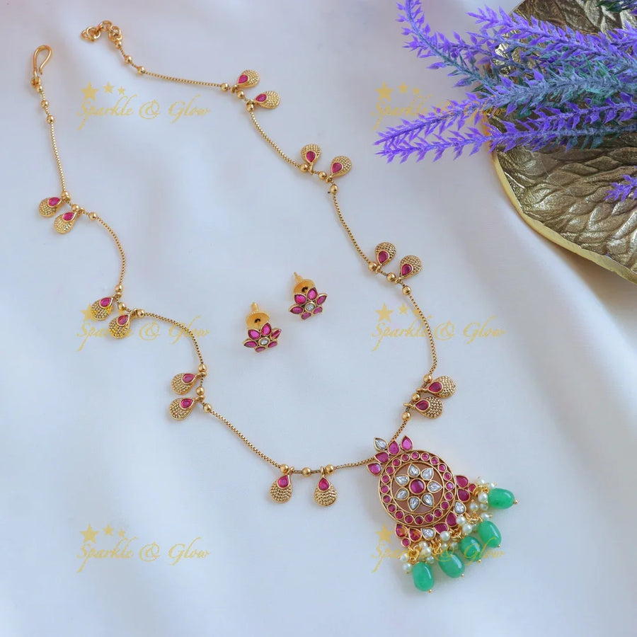 Beautiful Kemp Floral Leaf design pendant chain with green beads-Ruby - Sparkle and Glow
