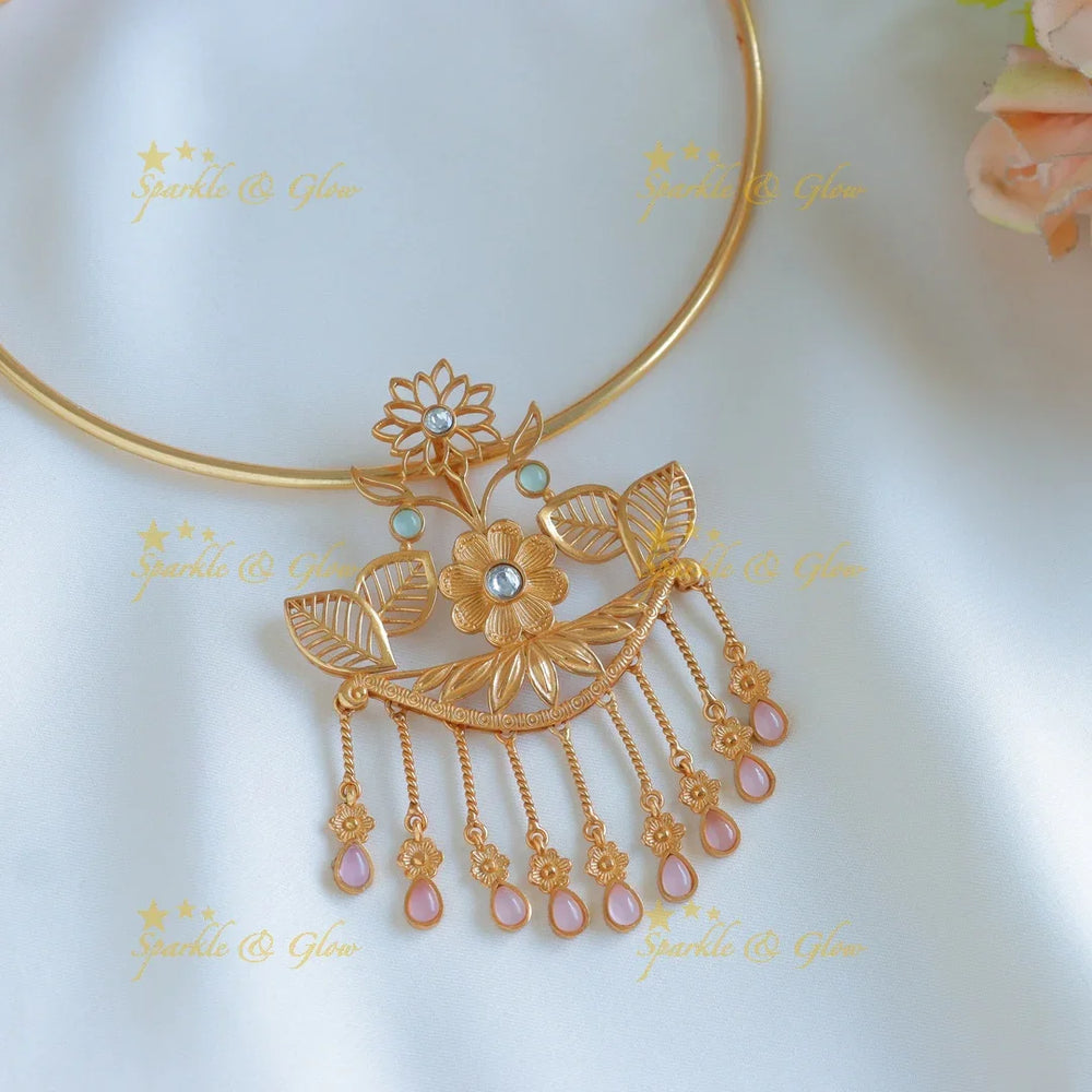 Stunning floral hasli Choker - Ligh Pink - Sparkle and Glow