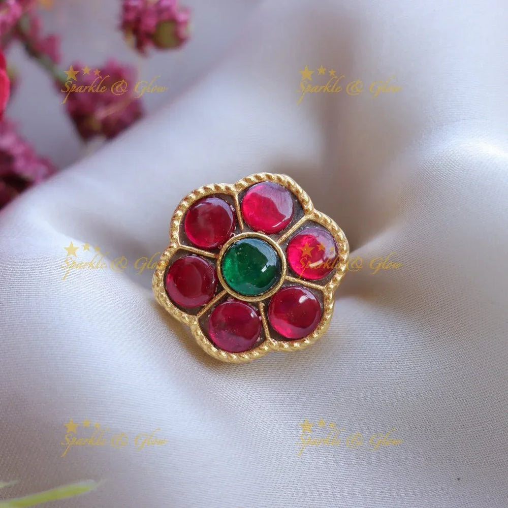 Pretty floral design finger ring - Green - Sparkle and Glow