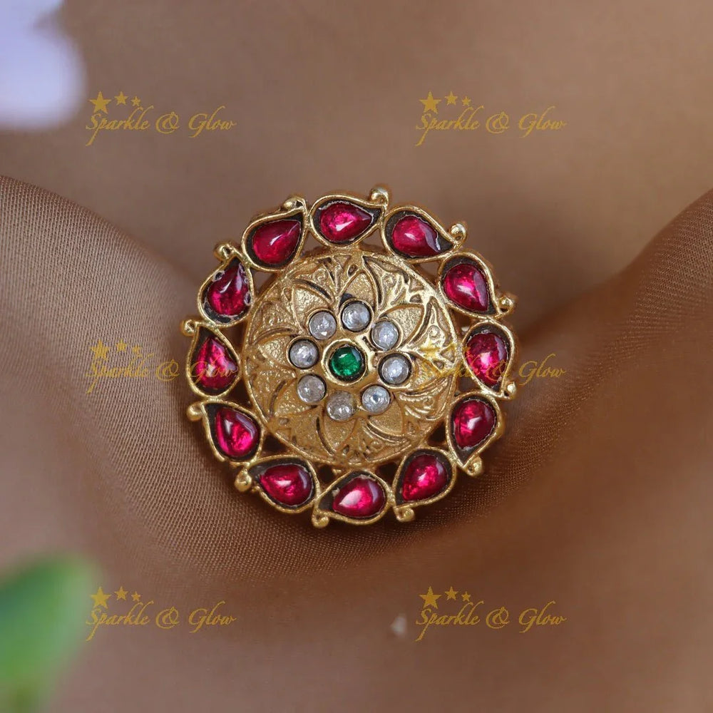 Elegant flower and leaf design finger ring - Pink and white - Sparkle and Glow