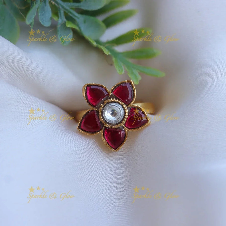 Prettiest Flower design finger ring - Green and white - Sparkle and Glow