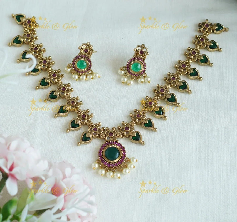 Stunning Kerala style Palaka short necklace with Pearls - Sparkle and Glow