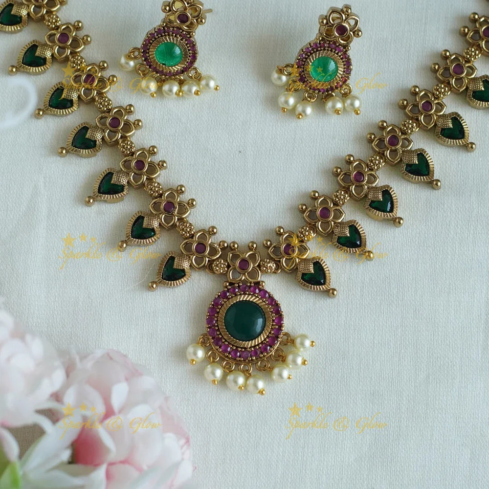 Stunning Kerala style Palaka short necklace with Pearls - Sparkle and Glow