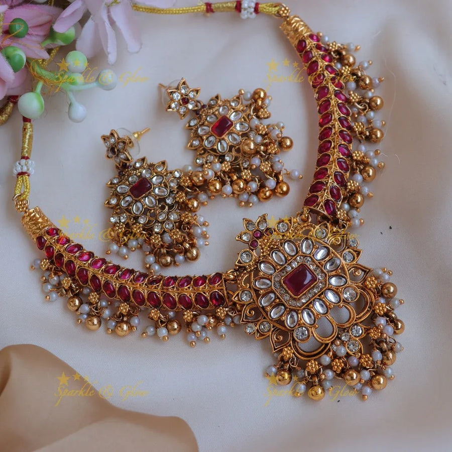 Grand Floral pendant carved Kemp Hasli short necklace - Sparkle and Glow
