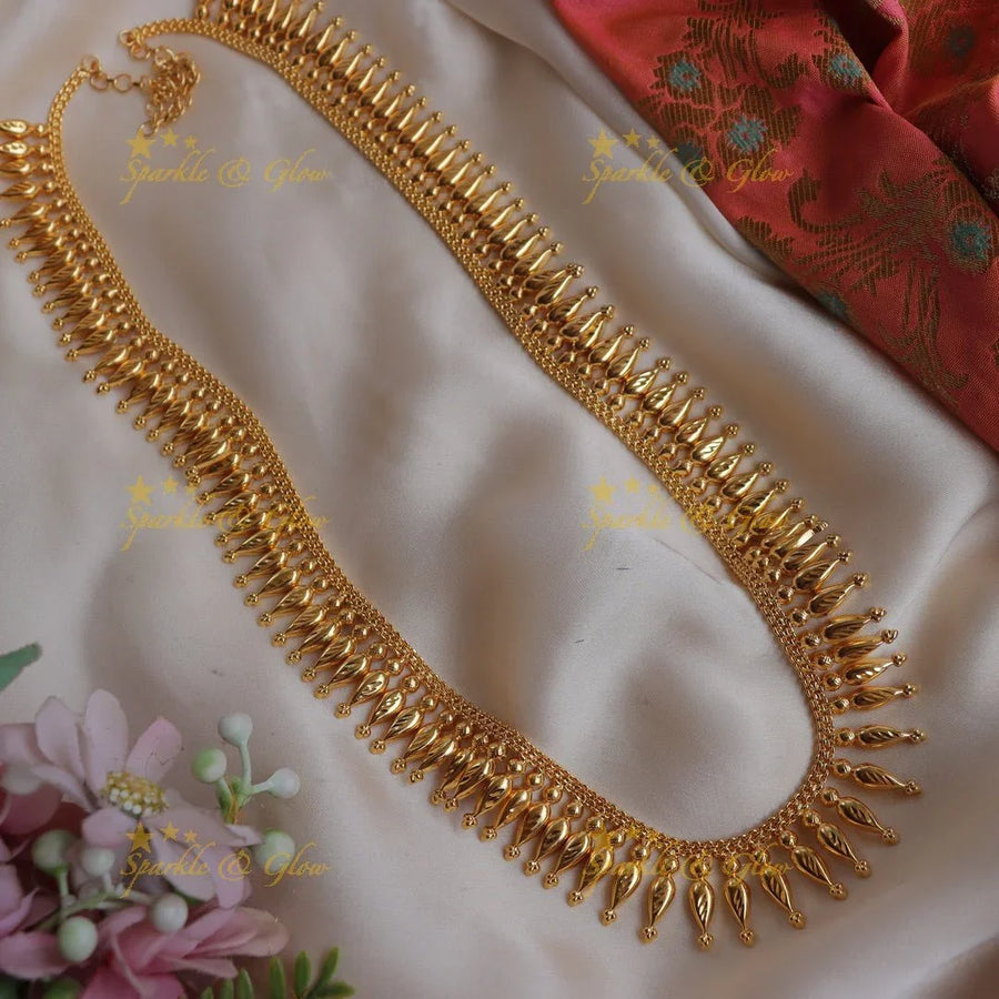 Elegant Gold-alike Kerala style Jasmine Mogra Temple Haram - Sparkle and Glow