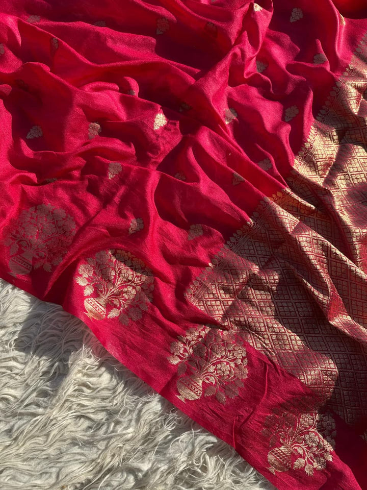 Exquisite Red Silk Saree with Gold Zari for Celebrations